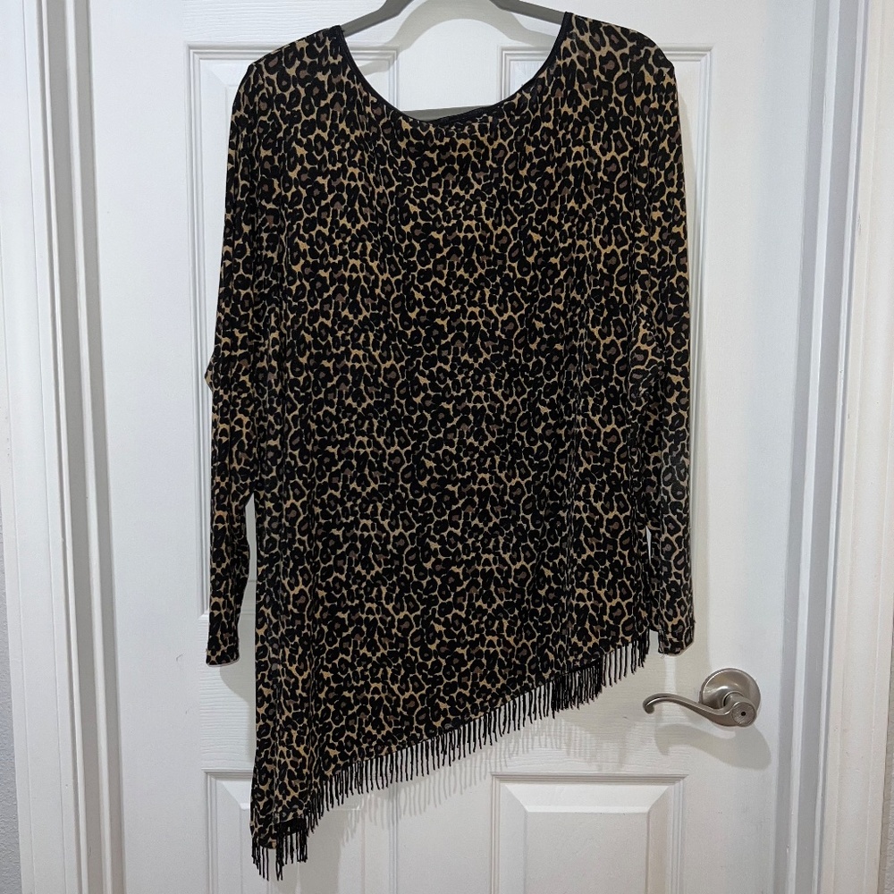 VIC USA EMBELLISHED LEOPARD TOP - Picture 2 of 9